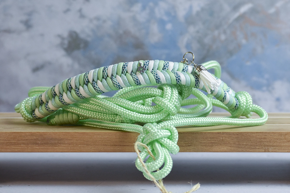 Licol en corde vert pastel Licol en corde vert pastel