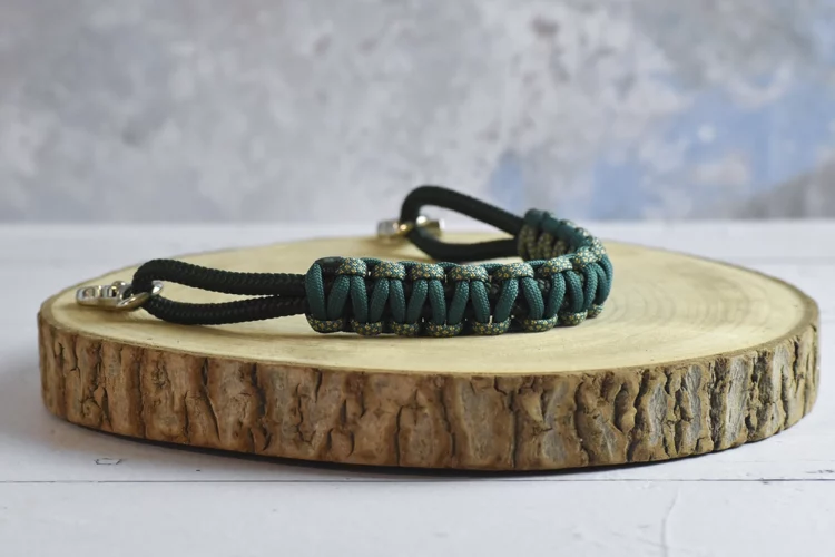 Poignée de selle vert foncé