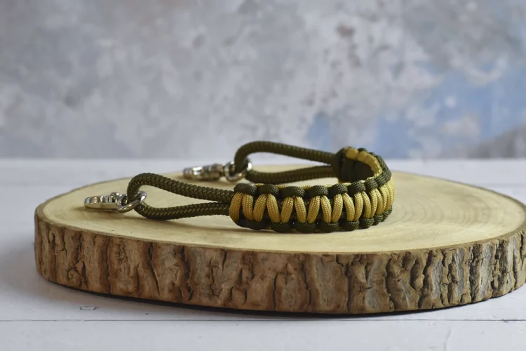 Poignée de selle vert miliaire or