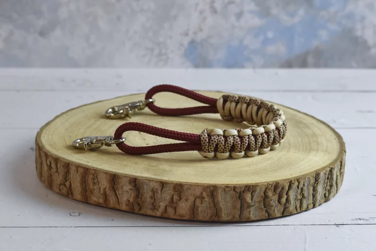 Poignée de selle bordeaux