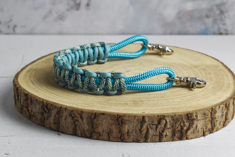 Poignée de selle turquoise